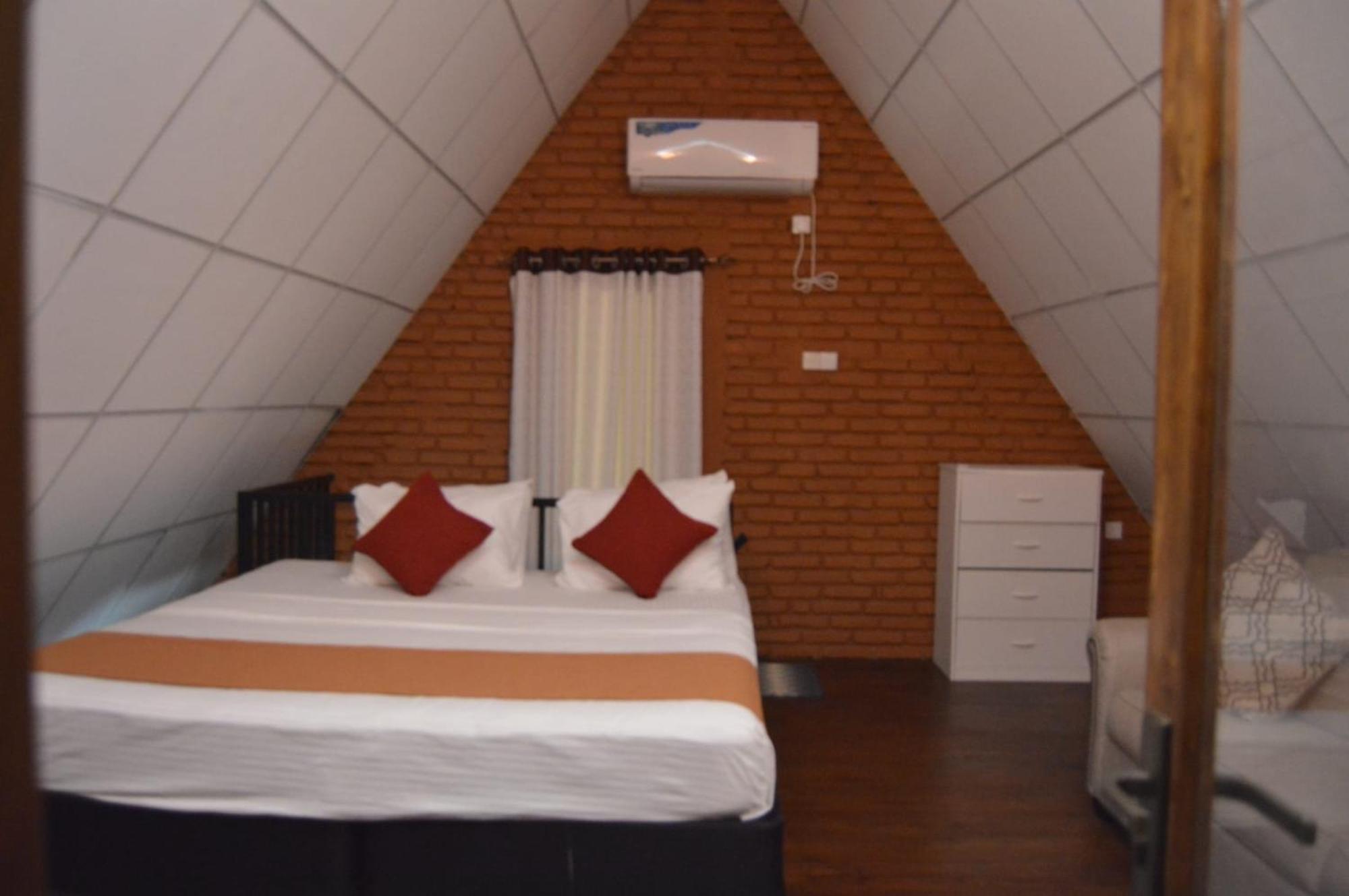Ciel Star Anuradhapura Hotel Екстериор снимка