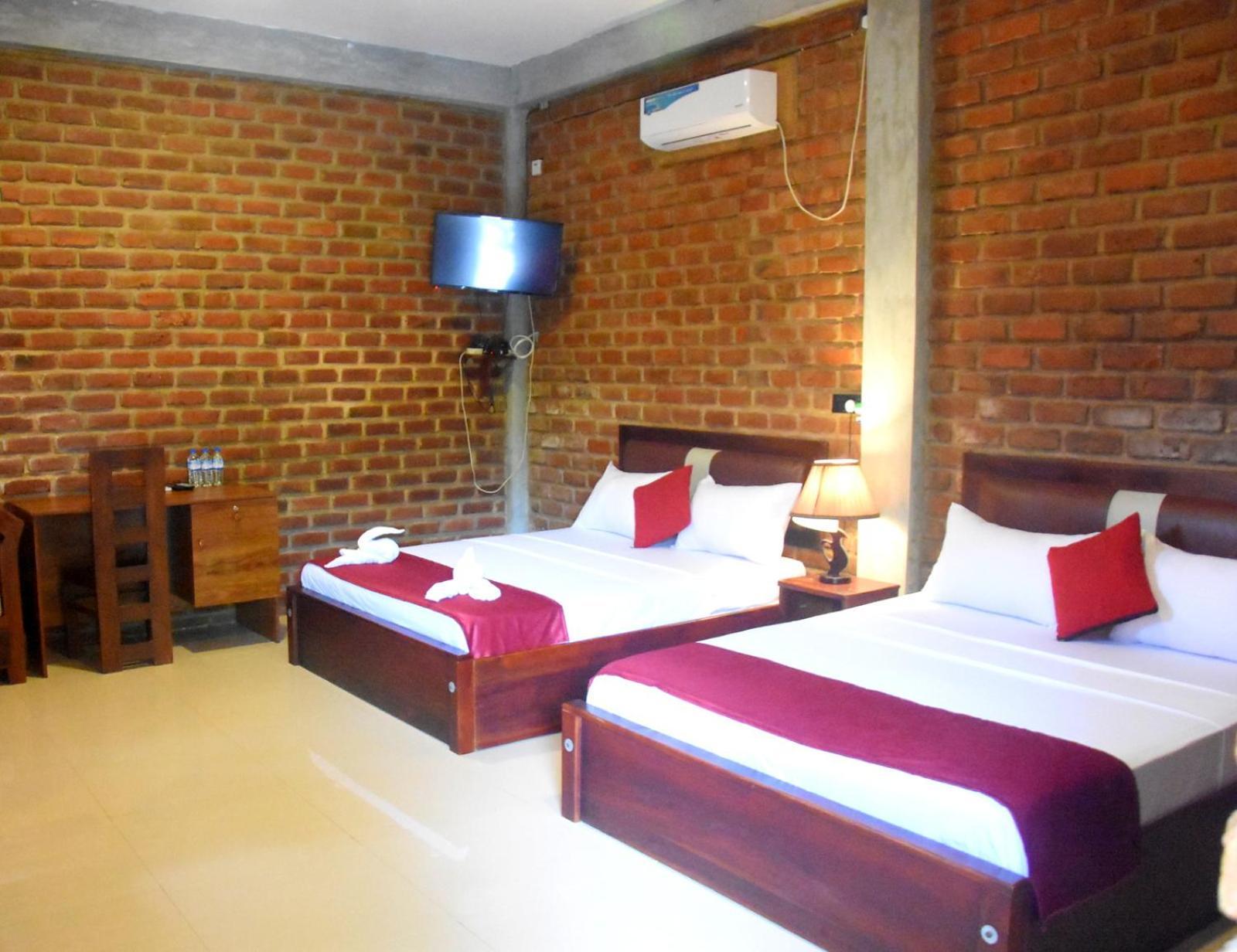 Ciel Star Anuradhapura Hotel Екстериор снимка