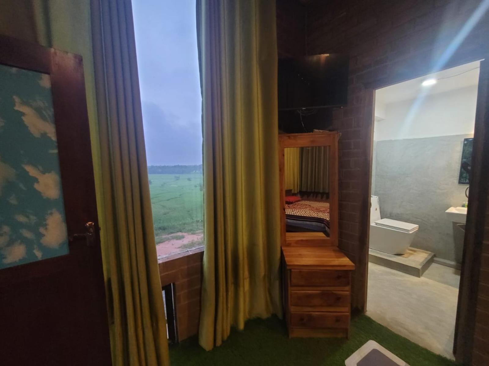 Ciel Star Anuradhapura Hotel Екстериор снимка