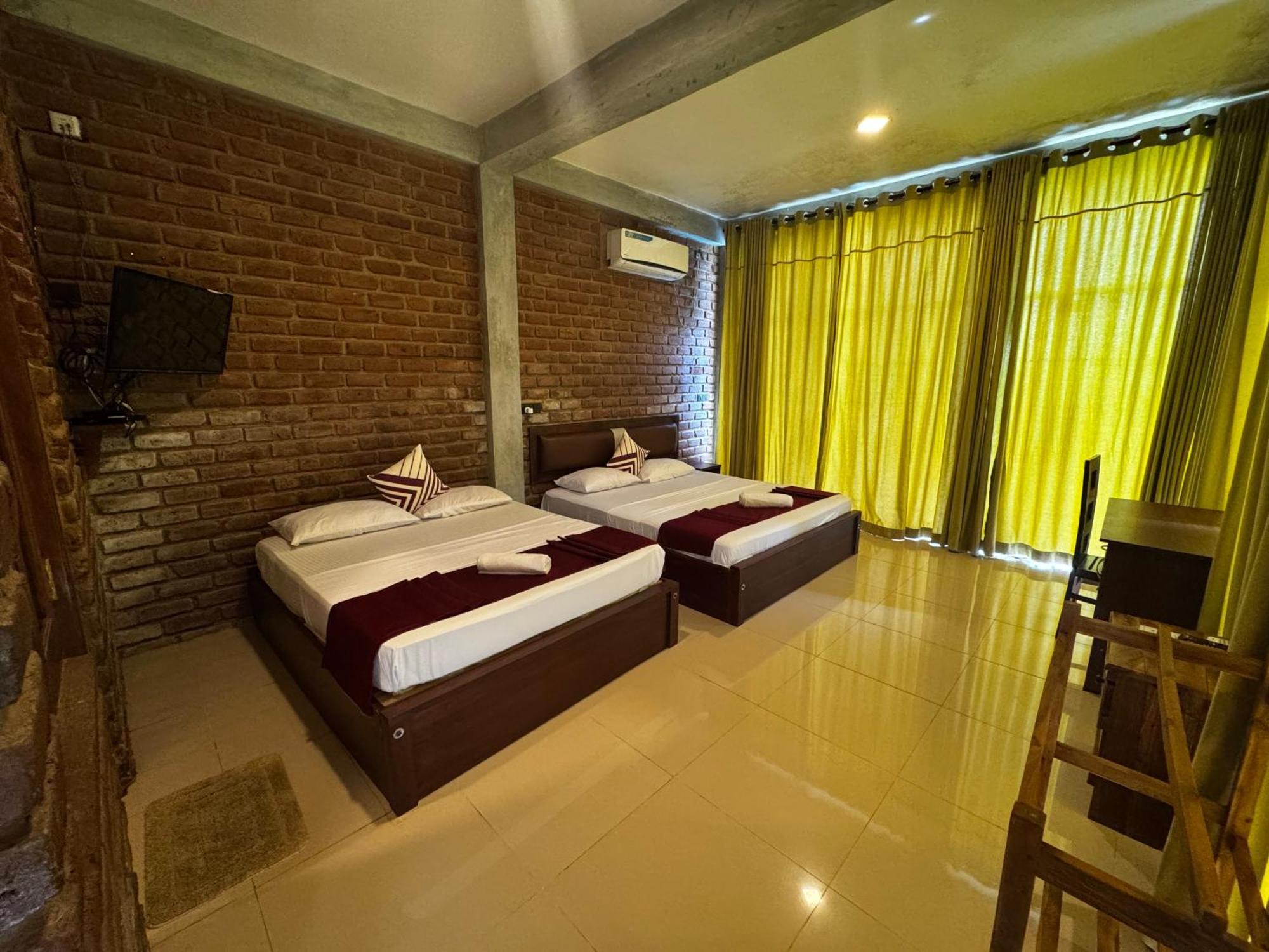 Ciel Star Anuradhapura Hotel Екстериор снимка
