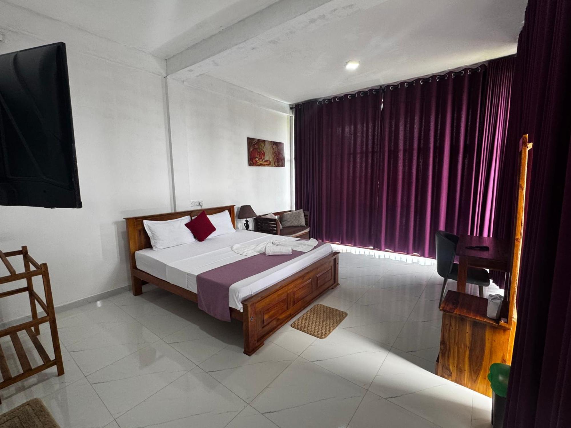 Ciel Star Anuradhapura Hotel Екстериор снимка
